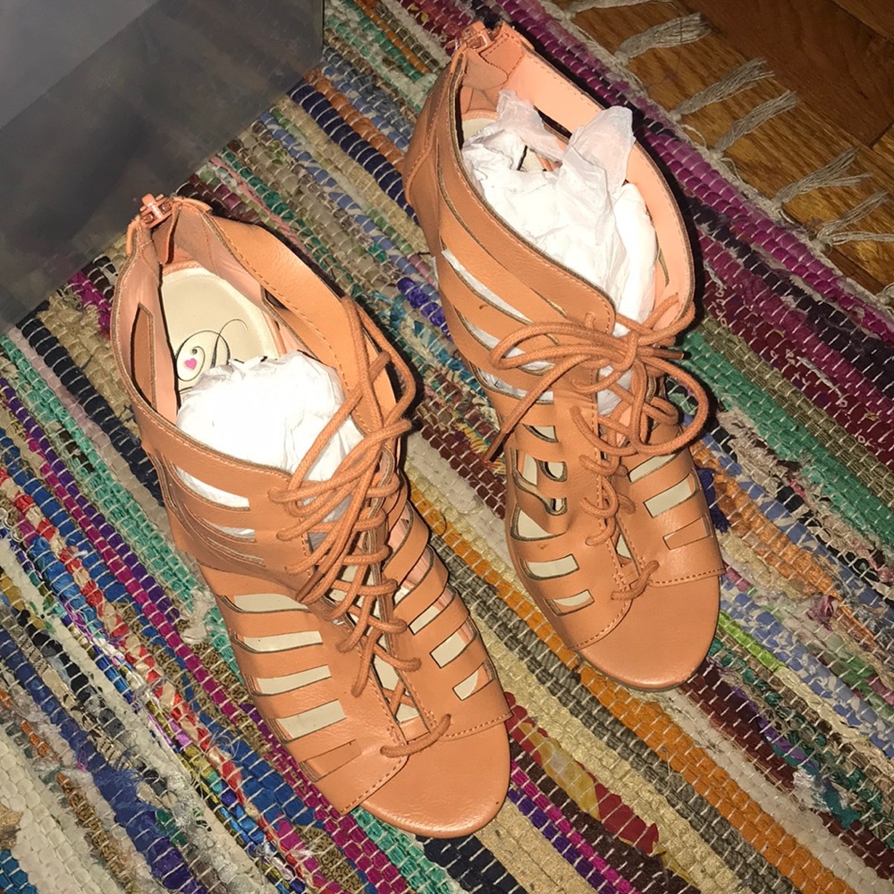 Open toe sandals